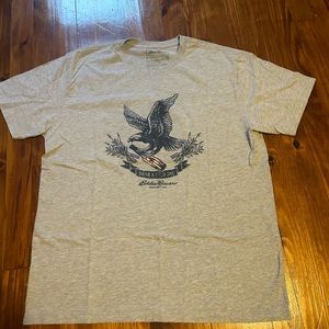 🛍 4/$20 - EUC Mens Eddie Bauer T